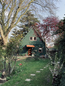 909552 Gezicht op het huis Schutstraat 89 te Utrecht (voormalige directiekeet Spoorwegwerken Utrecht).